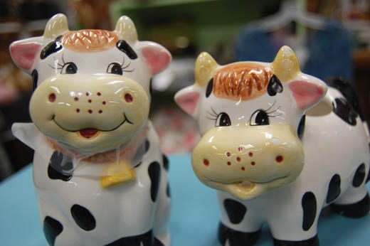 Cow salt and pepper shakers