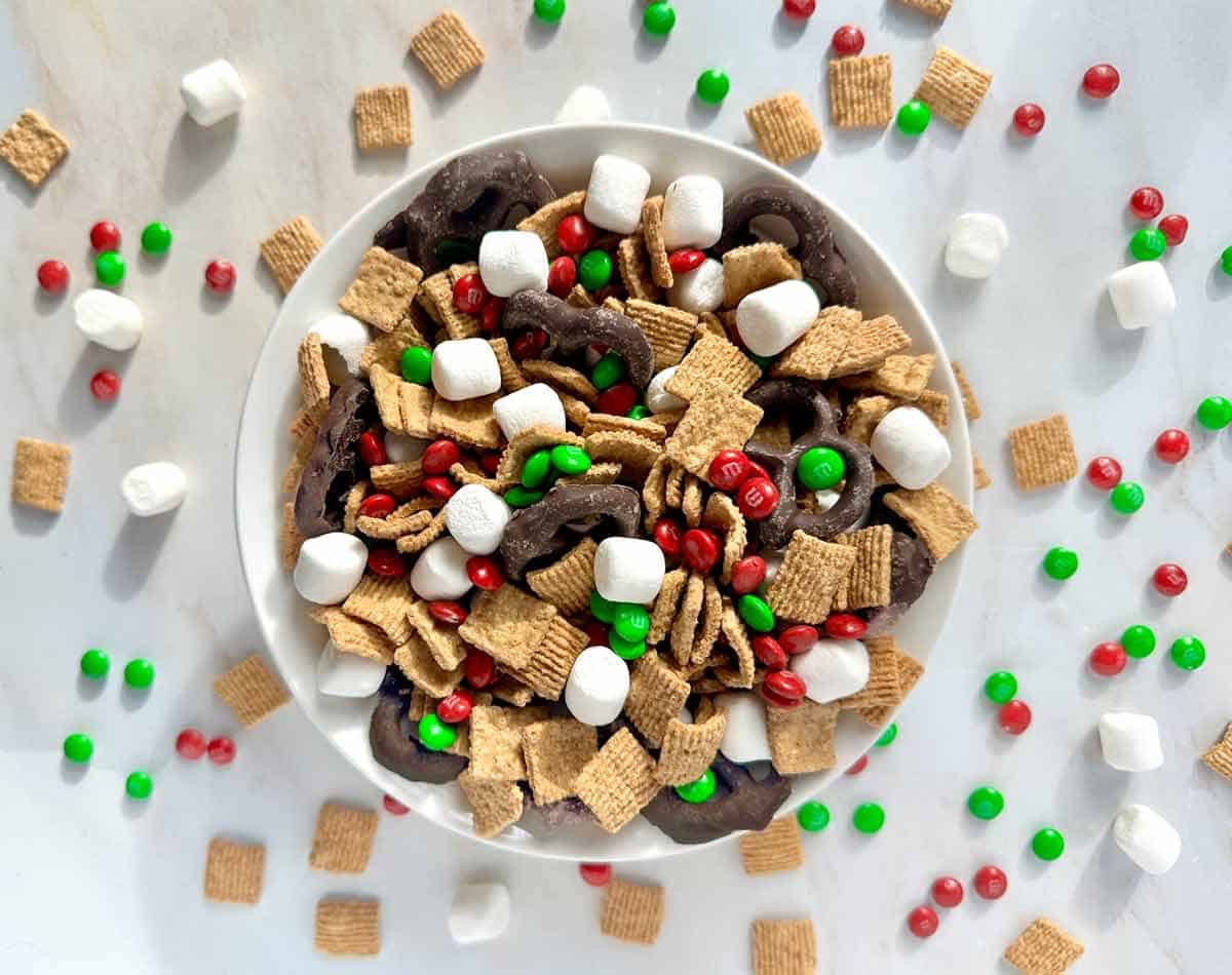 A bowl of easy smores mix ready for snacking.